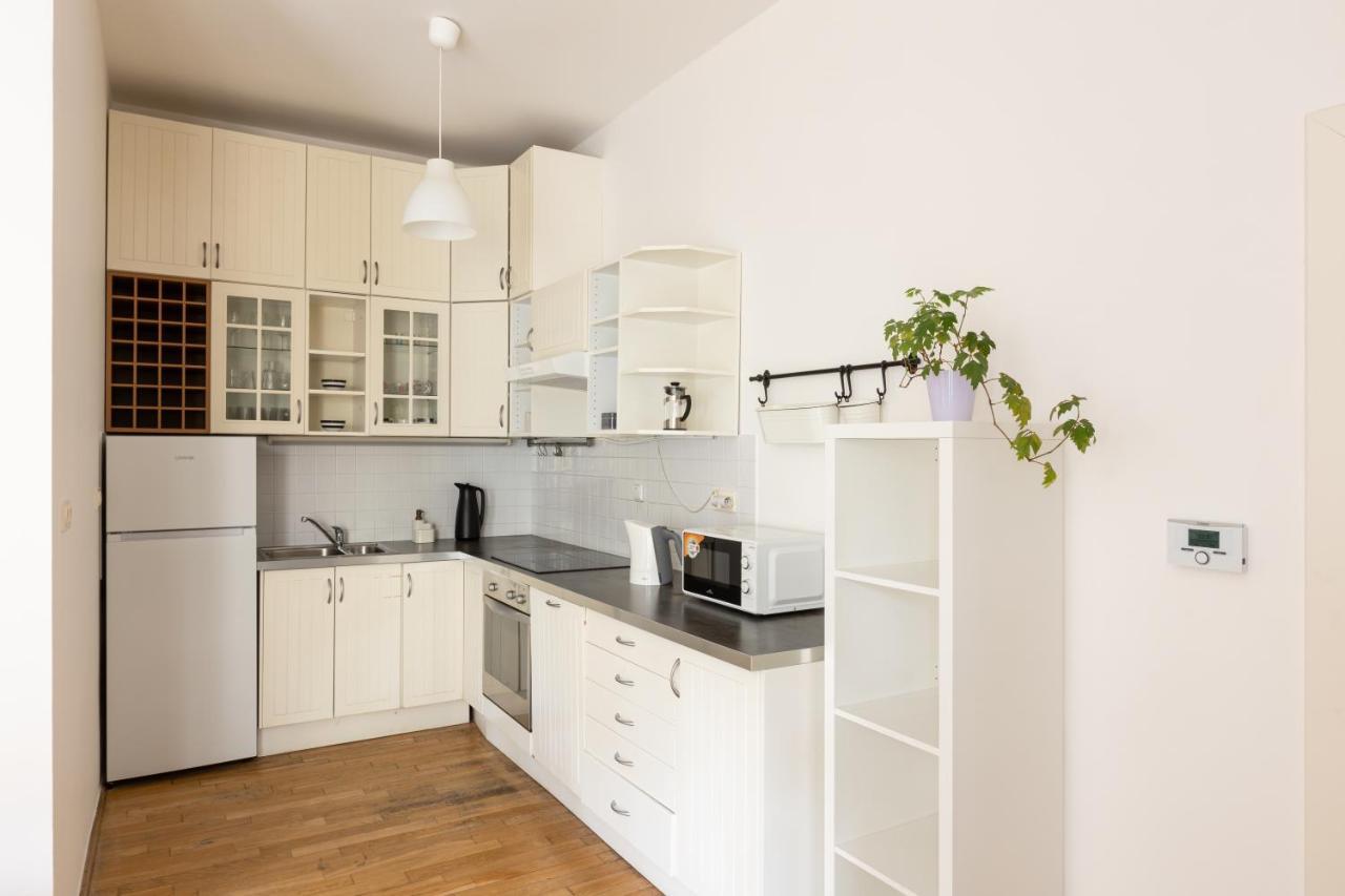 City Centre Garden Apartment With Parking Прага Екстер'єр фото