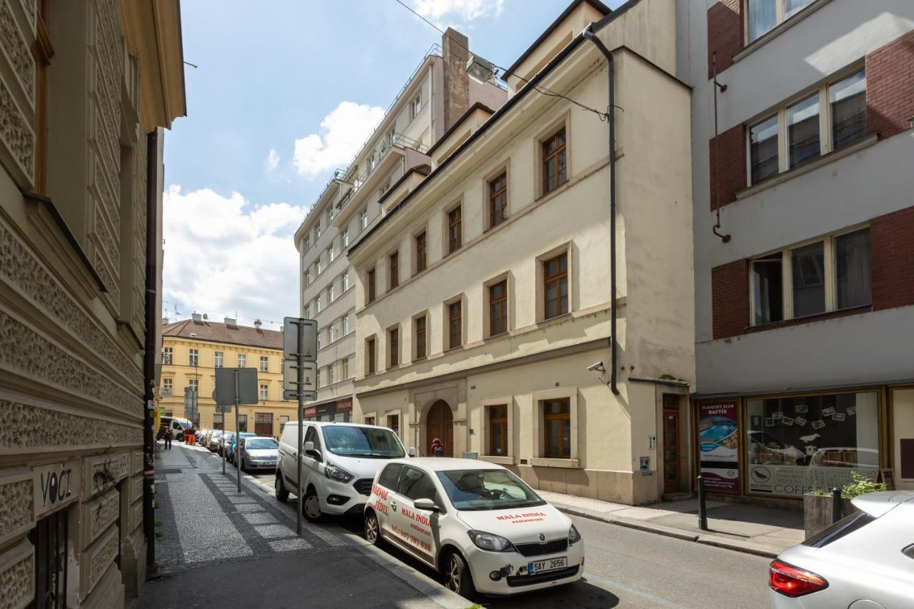 City Centre Garden Apartment With Parking Прага Екстер'єр фото