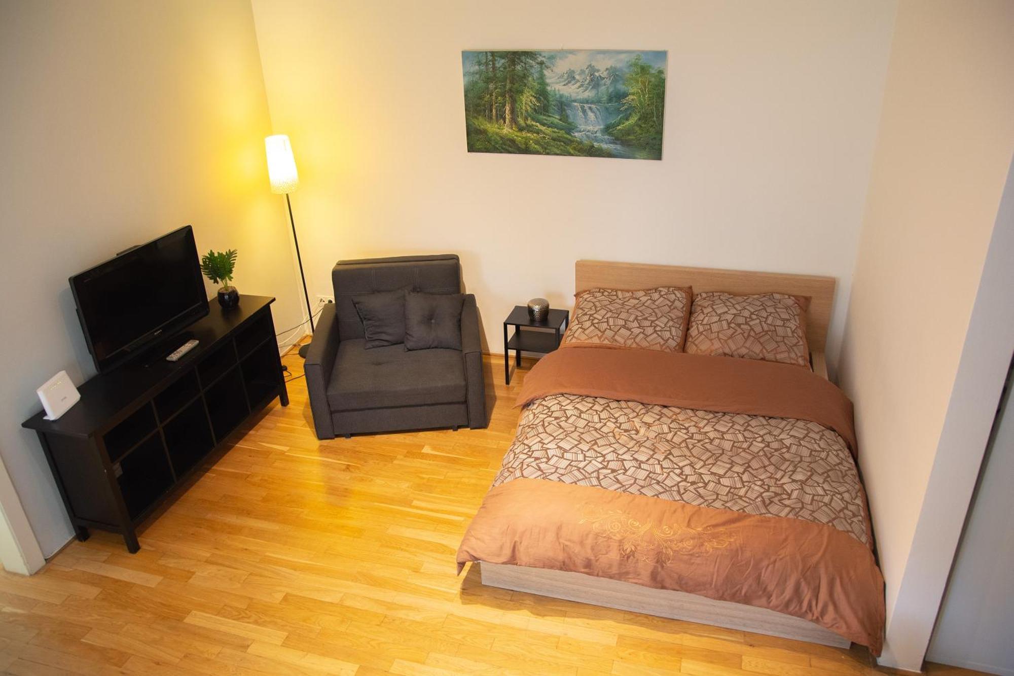City Centre Garden Apartment With Parking Прага Екстер'єр фото